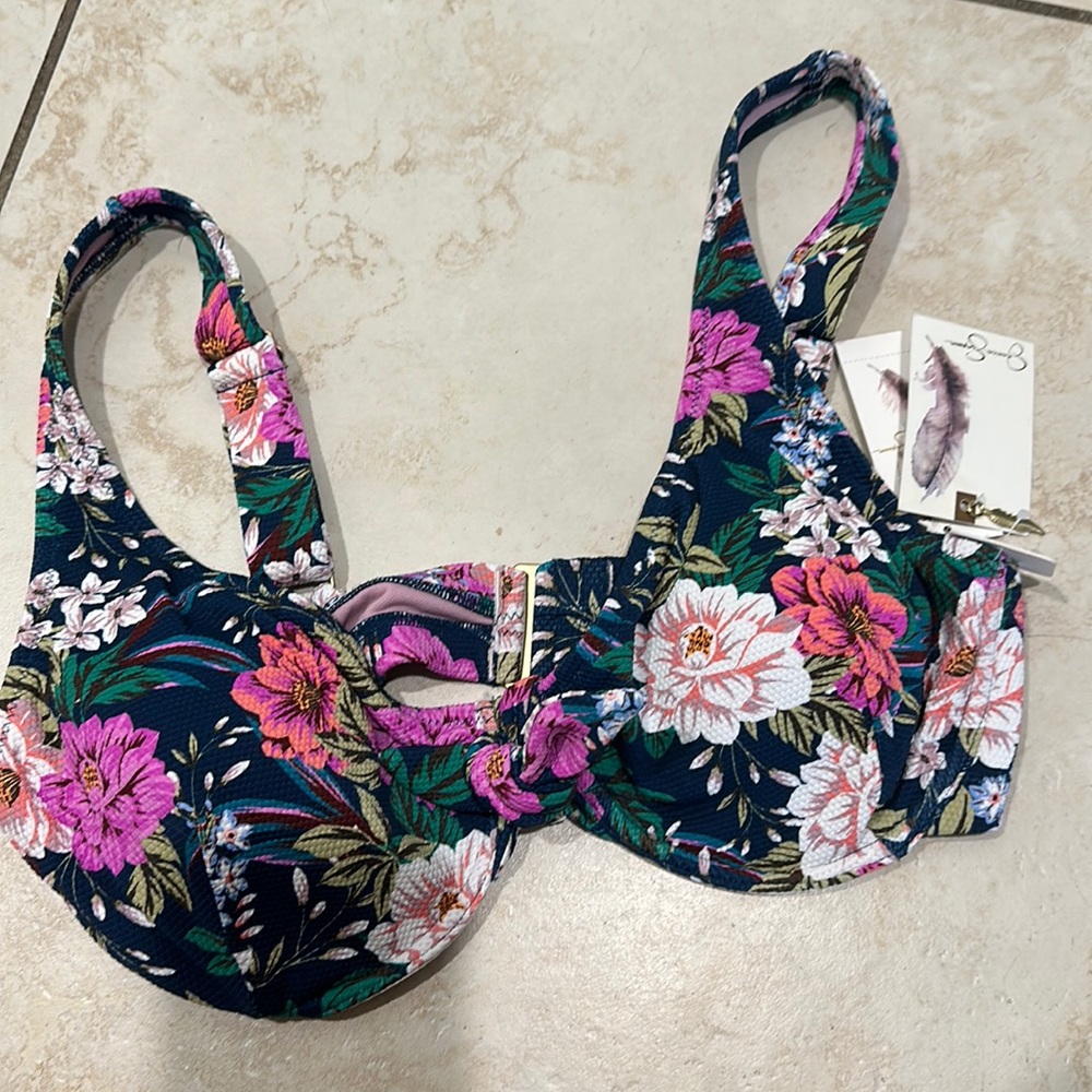 Jessica Simpson swim too